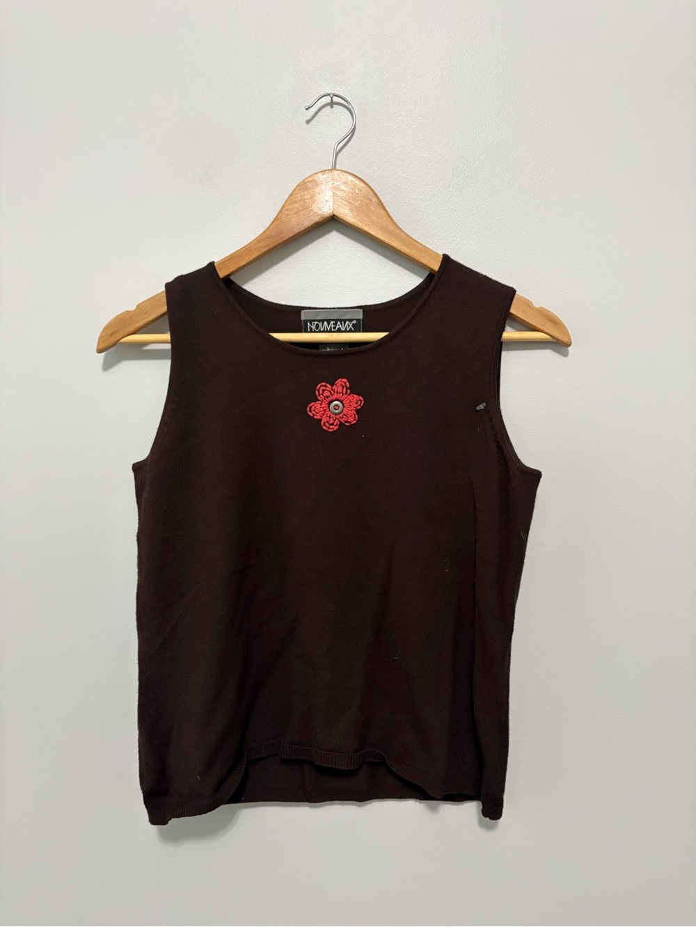 Vintage 90s Nouveaux Petite Indie Hippie Brown Sleeveless Knit Top Flower Detail